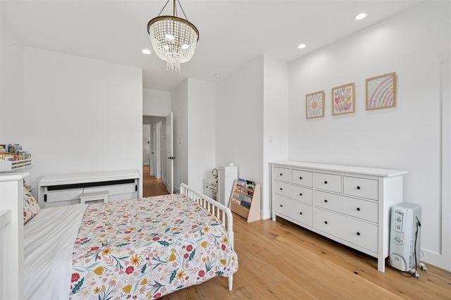 927 W 25th Street A, Houston, TX 77008