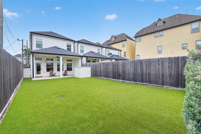 927 W 25th Street A, Houston, TX 77008