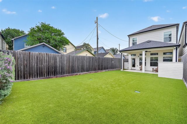 927 W 25th Street A, Houston, TX 77008