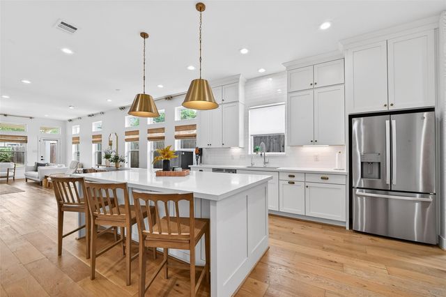 927 W 25th Street A, Houston, TX 77008