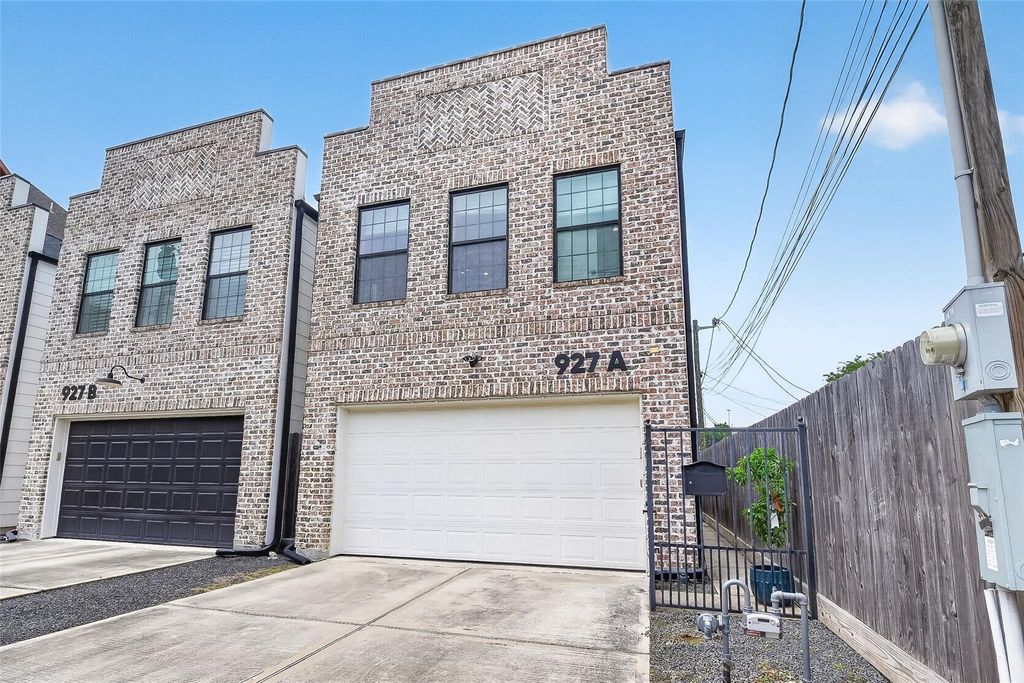 927 W 25th Street A, Houston, TX 77008