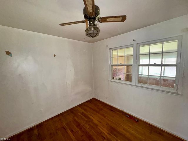 1511 Ekstine DR, Portsmouth, VA 23701