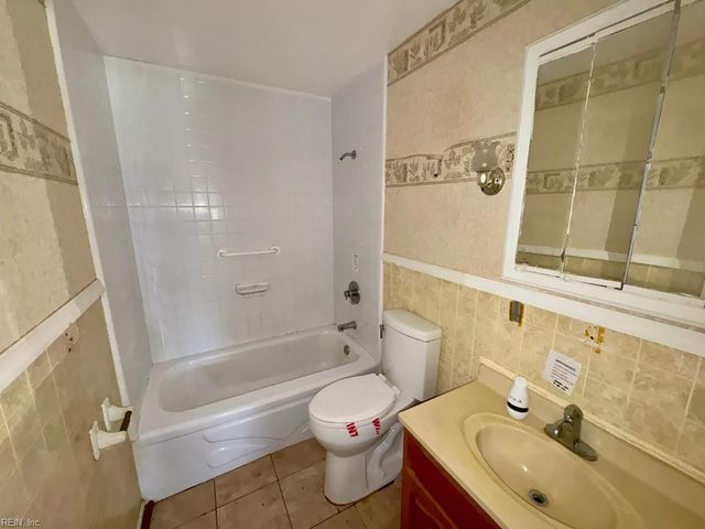 1511 Ekstine DR, Portsmouth, VA 23701