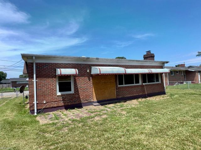 1511 Ekstine DR, Portsmouth, VA 23701