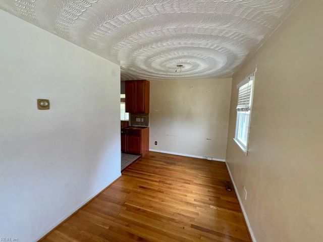 1511 Ekstine DR, Portsmouth, VA 23701
