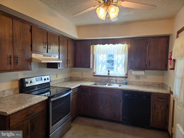 16 LEXINGTON DR, Milford, DE 19963