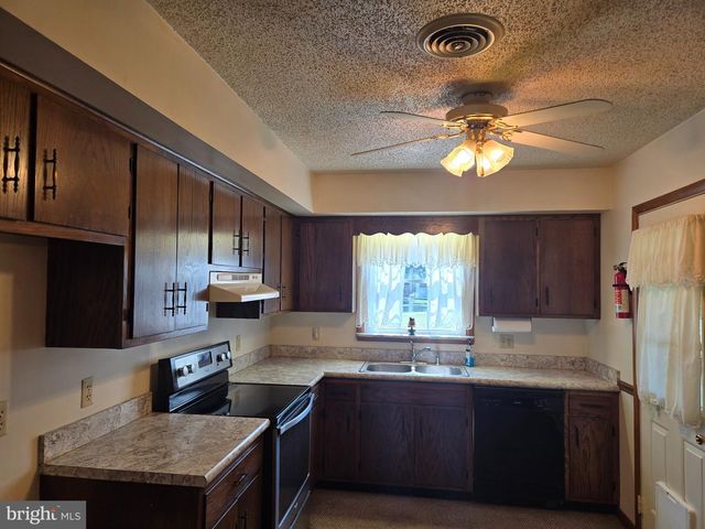 16 LEXINGTON DR, Milford, DE 19963