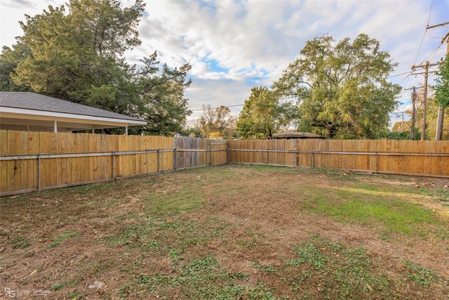 2801 E Cavett Drive, Shreveport, LA 71104