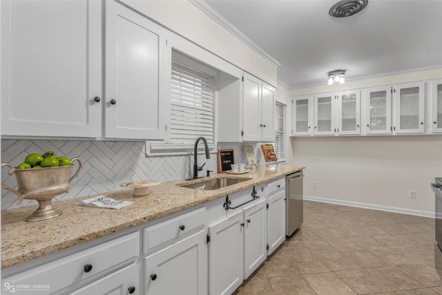 2801 E Cavett Drive, Shreveport, LA 71104