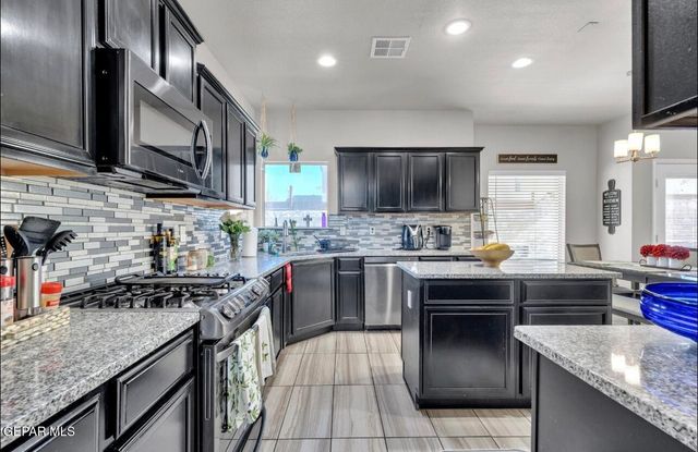 1432 Melania Martinez Drive, El Paso, TX 79928