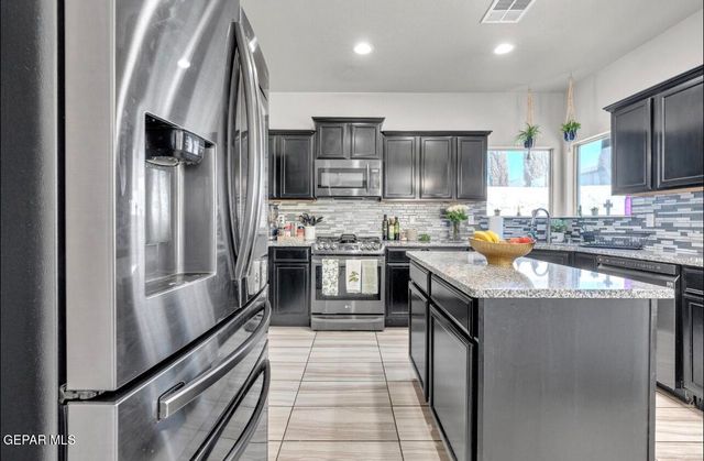 1432 Melania Martinez Drive, El Paso, TX 79928