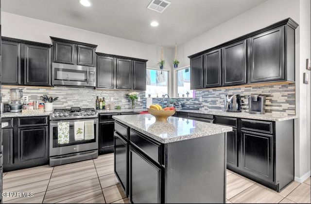 1432 Melania Martinez Drive, El Paso, TX 79928