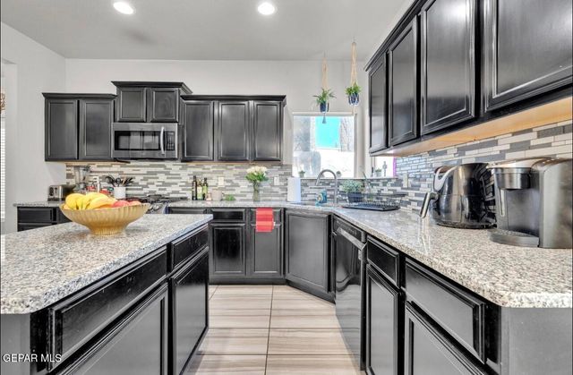 1432 Melania Martinez Drive, El Paso, TX 79928