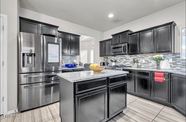 1432 Melania Martinez Drive, El Paso, TX 79928