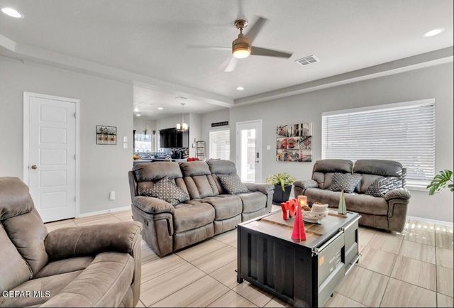 1432 Melania Martinez Drive, El Paso, TX 79928