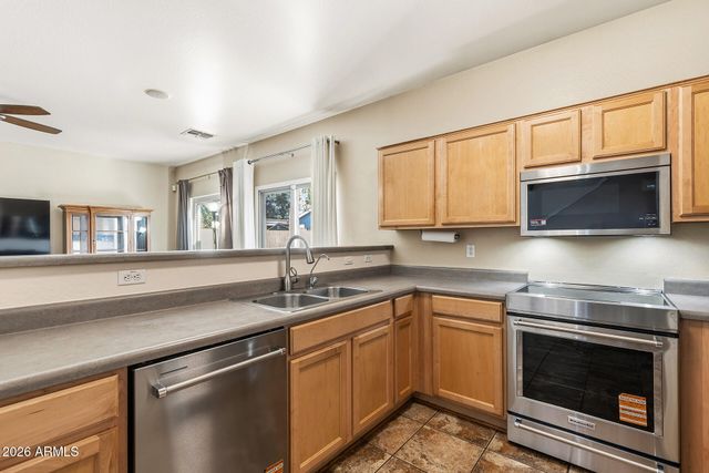 10793 N 70TH Avenue, Peoria, AZ 85345