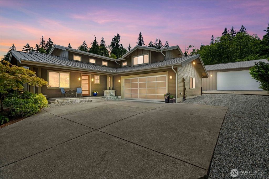 39229 278th Way SE, Enumclaw, WA 98022