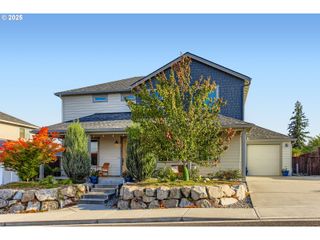 2025 E 9TH St, La Center, WA 98629