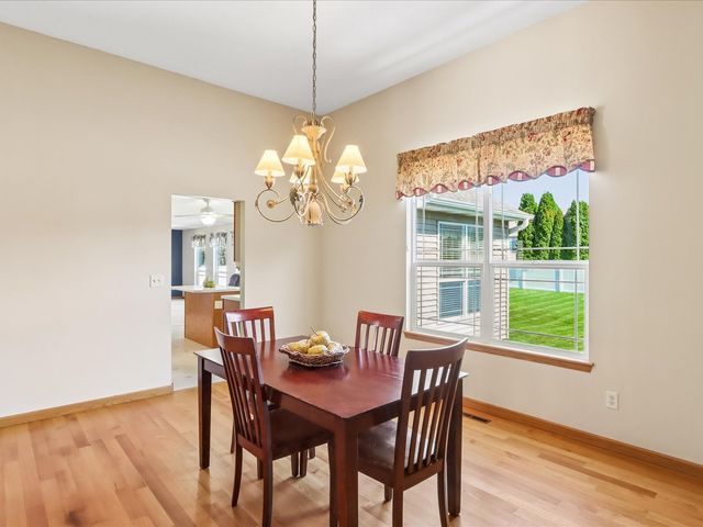 4200 Creekview Drive, Marion, IA 52302