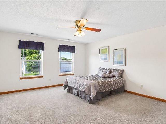 4200 Creekview Drive, Marion, IA 52302
