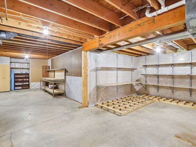 4200 Creekview Drive, Marion, IA 52302