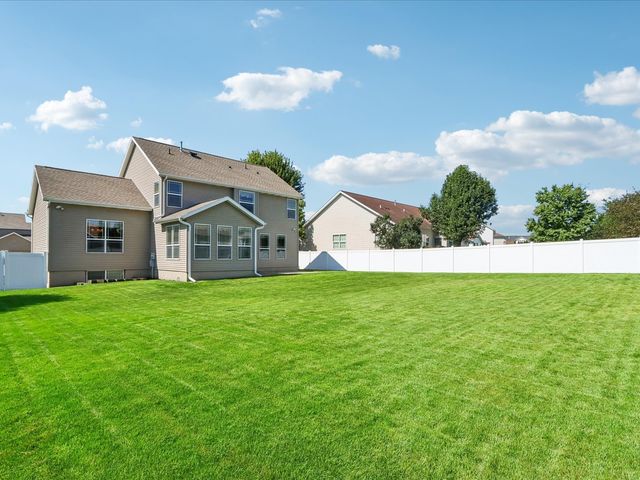 4200 Creekview Drive, Marion, IA 52302