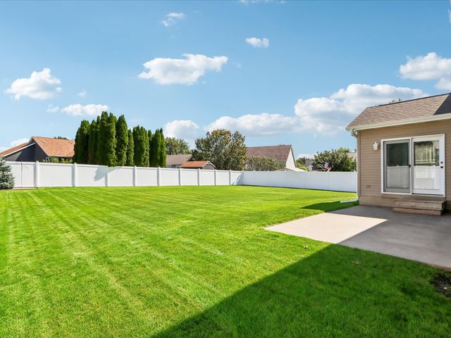 4200 Creekview Drive, Marion, IA 52302
