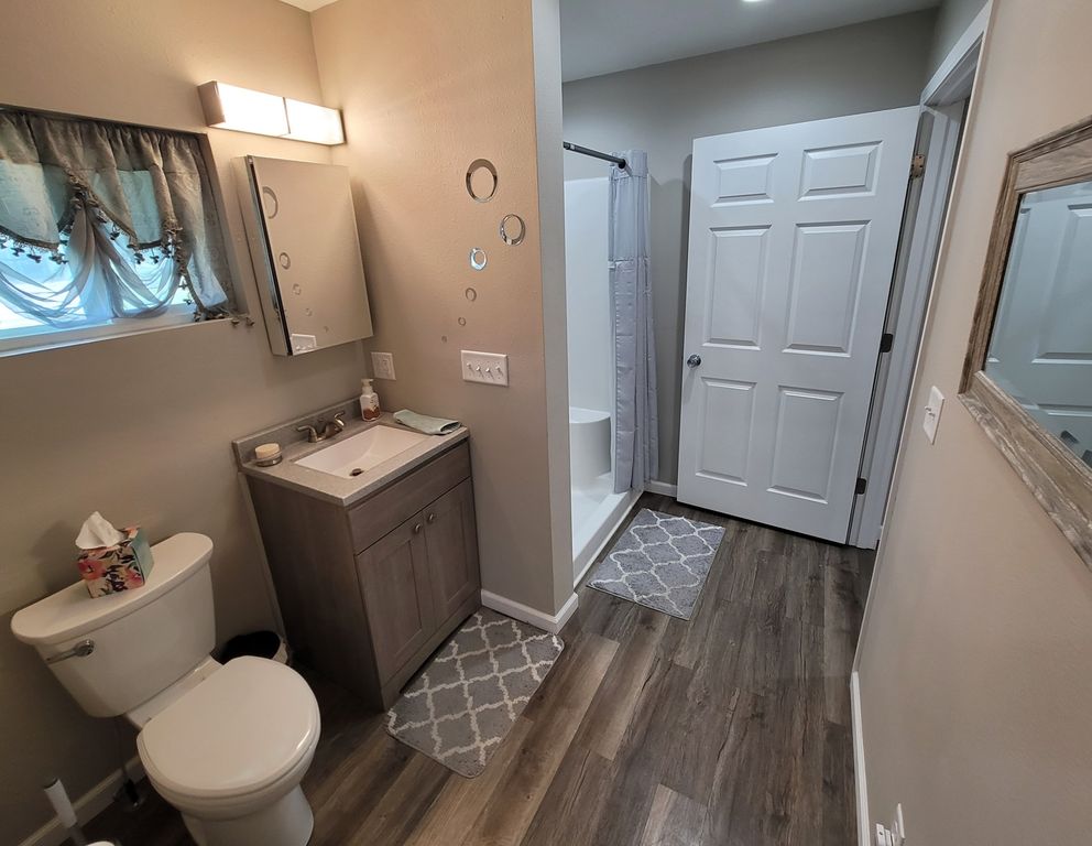 Image 24 of property listing at 2705 S Broadway Avenue, Salem, IL 62881