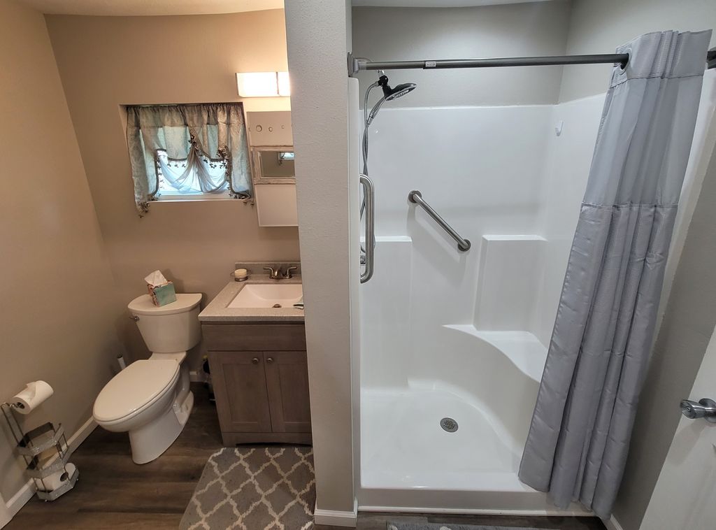 Image 26 of property listing at 2705 S Broadway Avenue, Salem, IL 62881