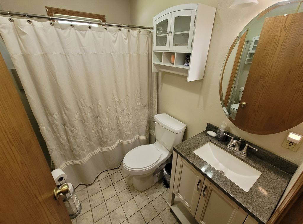 Image 27 of property listing at 2705 S Broadway Avenue, Salem, IL 62881