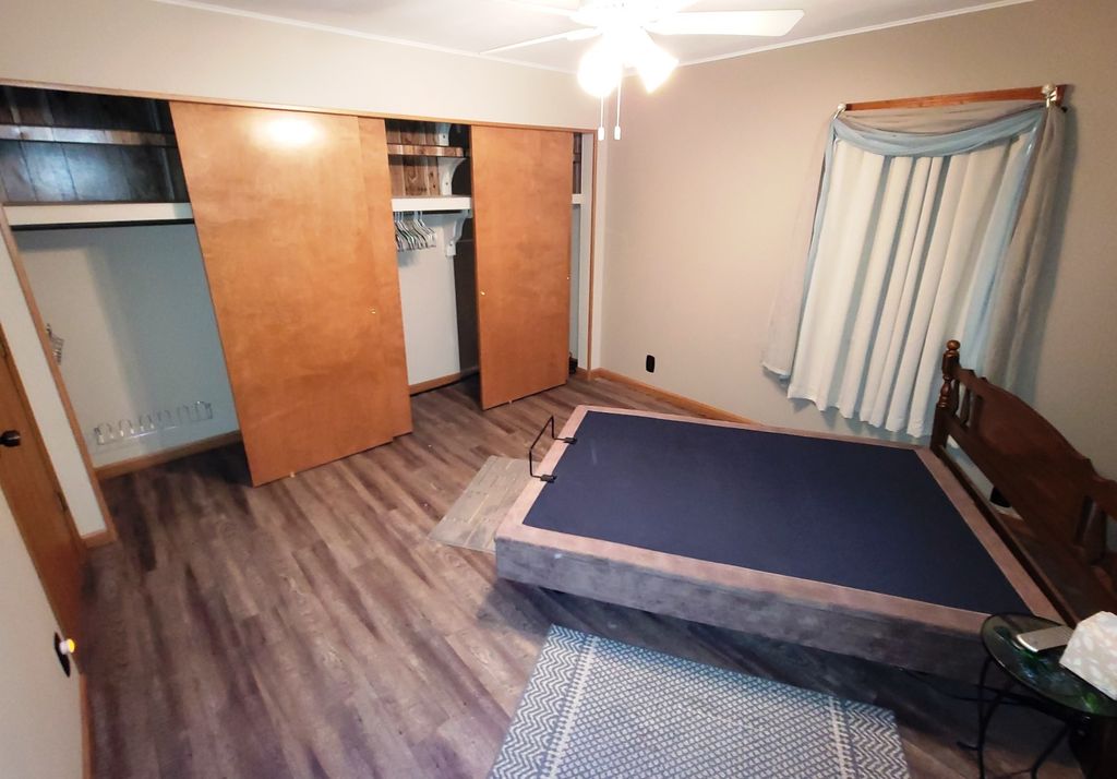 Image 34 of property listing at 2705 S Broadway Avenue, Salem, IL 62881
