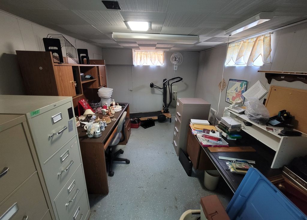 Image 41 of property listing at 2705 S Broadway Avenue, Salem, IL 62881