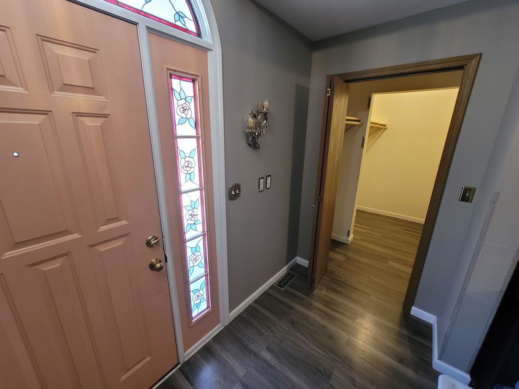 Image 44 of property listing at 2705 S Broadway Avenue, Salem, IL 62881