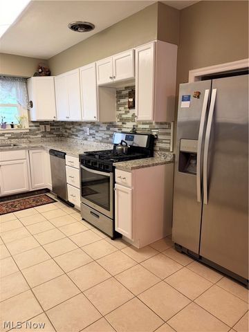 15381 Howe Road, Strongsville, OH 44136