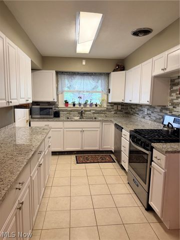 15381 Howe Road, Strongsville, OH 44136