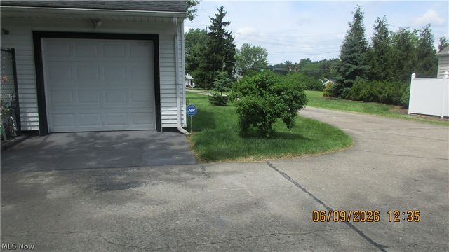 15381 Howe Road, Strongsville, OH 44136