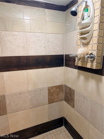15381 Howe Road, Strongsville, OH 44136