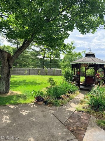 15381 Howe Road, Strongsville, OH 44136