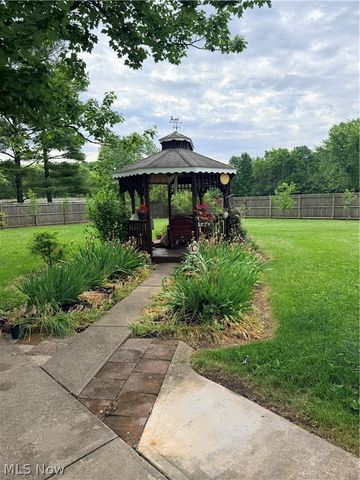 15381 Howe Road, Strongsville, OH 44136