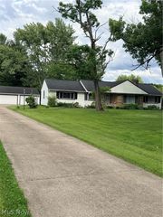 15381 Howe Road, Strongsville, OH 44136