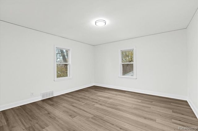 16660 Strathmoor Street, Detroit, MI 48235