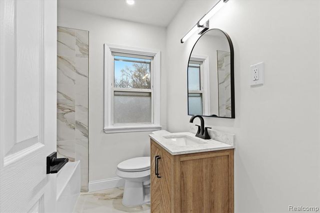 16660 Strathmoor Street, Detroit, MI 48235