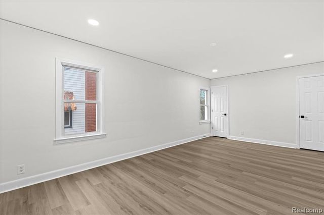 16660 Strathmoor Street, Detroit, MI 48235