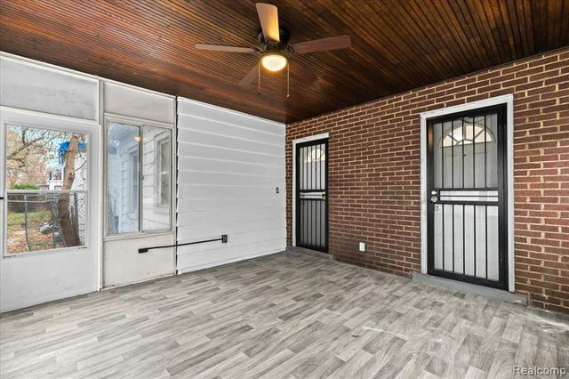 16660 Strathmoor Street, Detroit, MI 48235