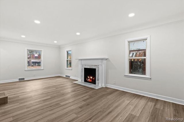 16660 Strathmoor Street, Detroit, MI 48235