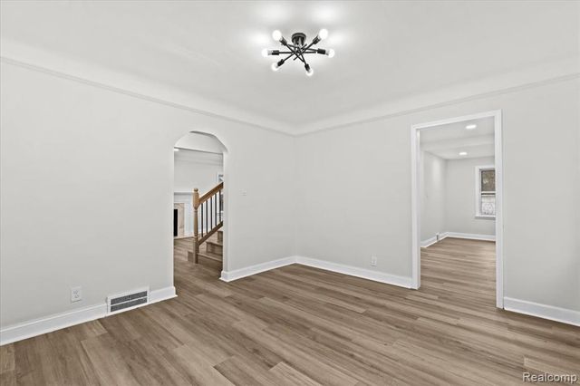 16660 Strathmoor Street, Detroit, MI 48235