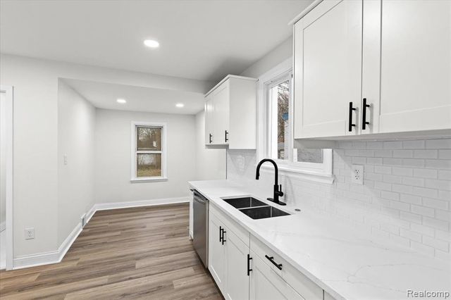 16660 Strathmoor Street, Detroit, MI 48235