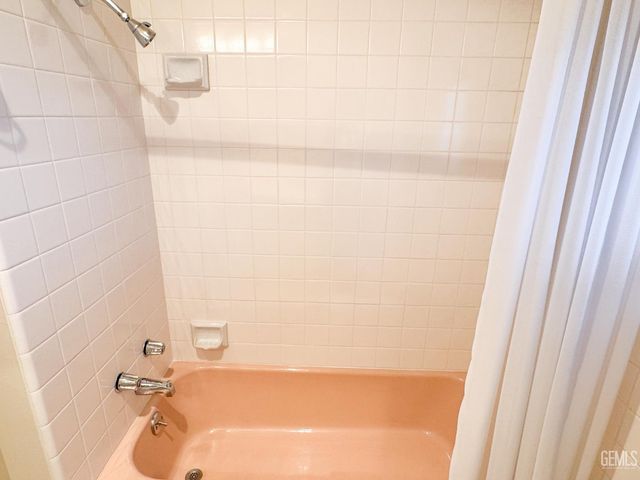 2304 Otto Lane, Bakersfield, CA 93308