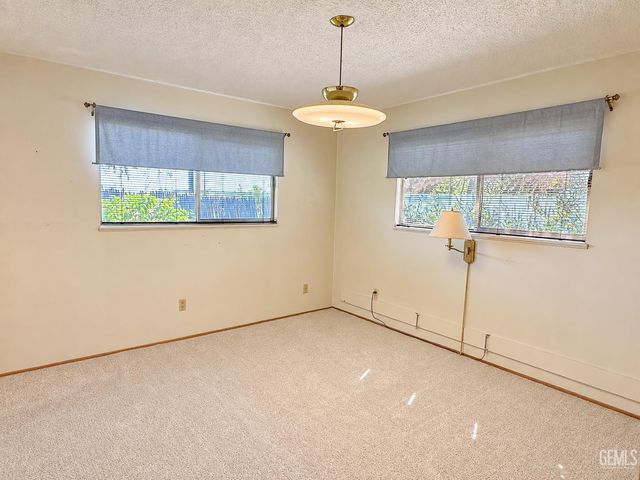 2304 Otto Lane, Bakersfield, CA 93308