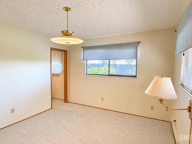 2304 Otto Lane, Bakersfield, CA 93308